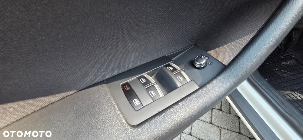 Audi A3 Sportback 1.6 TDI DPF S line Sportpaket - 36