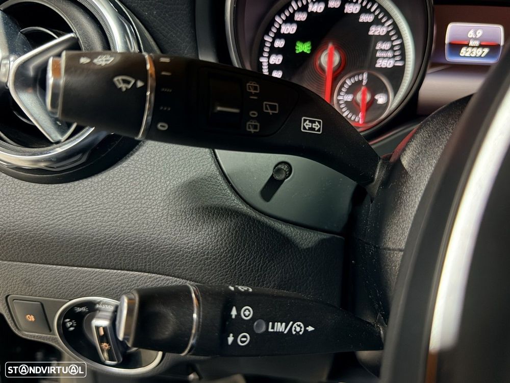 Mercedes-Benz GLA 180 Urban - 14