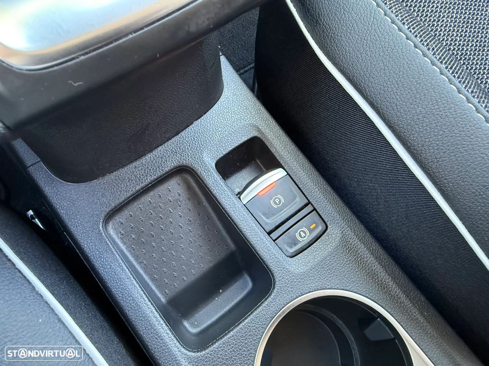 Mitsubishi ASX 1.6 PHEV Intense - 23