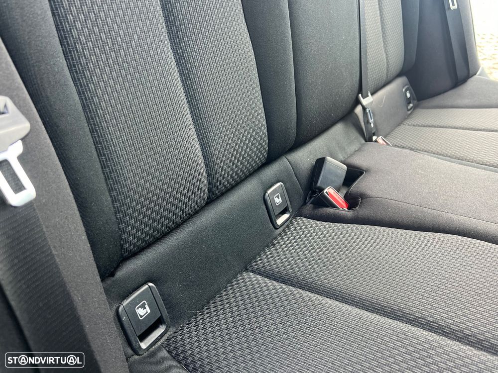 BMW 118 i Aut. Advantage - 12