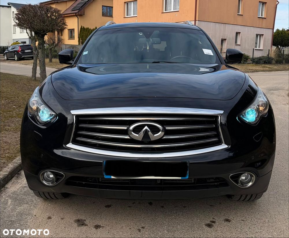 Infiniti QX70 - 2