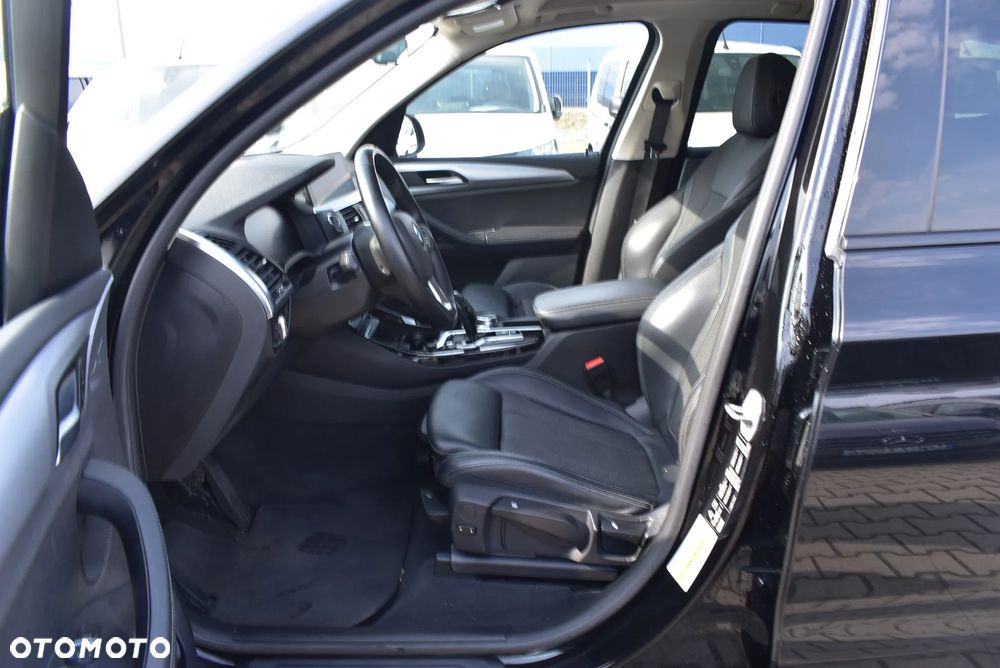 BMW X3 xDrive20i GPF Advantage - 10