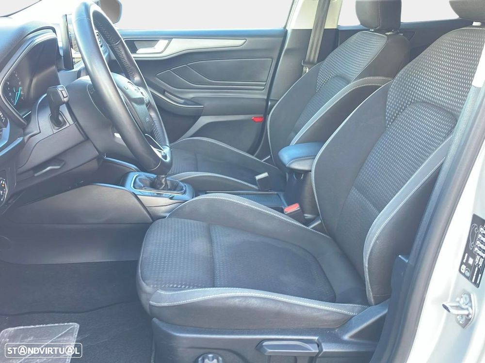 Ford Focus SW 1.0 EcoBoost Active - 11