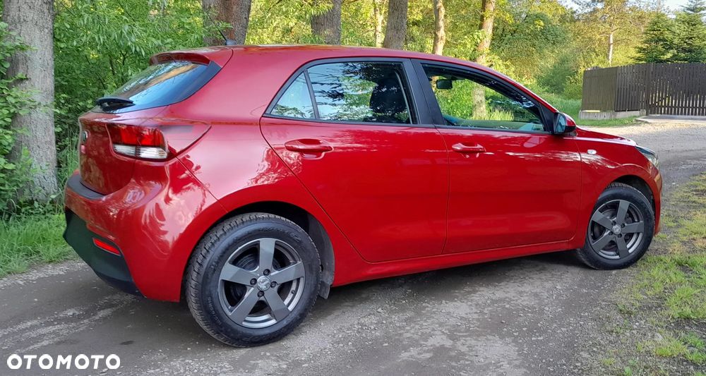 Kia Rio - 4