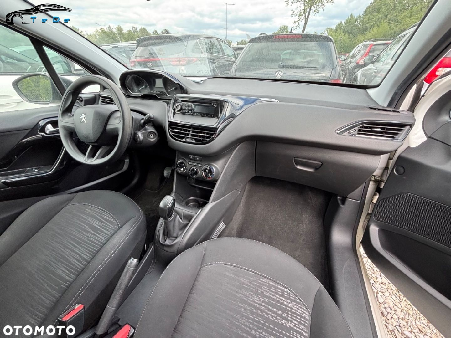 Peugeot 208 - 19