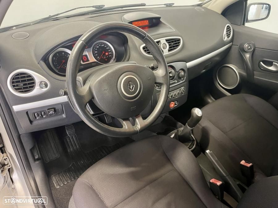 Renault Clio 1.2 16V Confort - 5