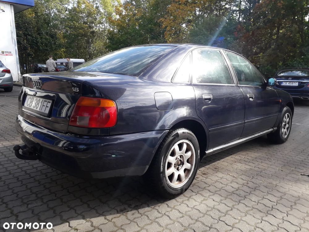 Audi A4 Limousine - 16