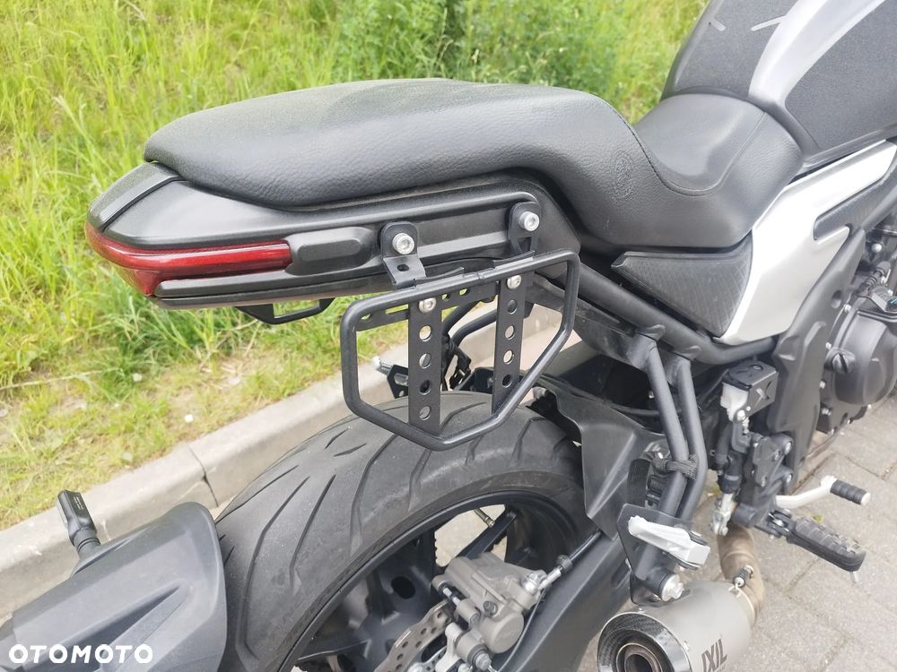 VOGE 500AC - 6