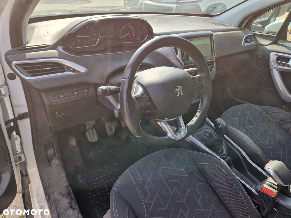 Peugeot 2008 1.2 Pure Tech Style - 13