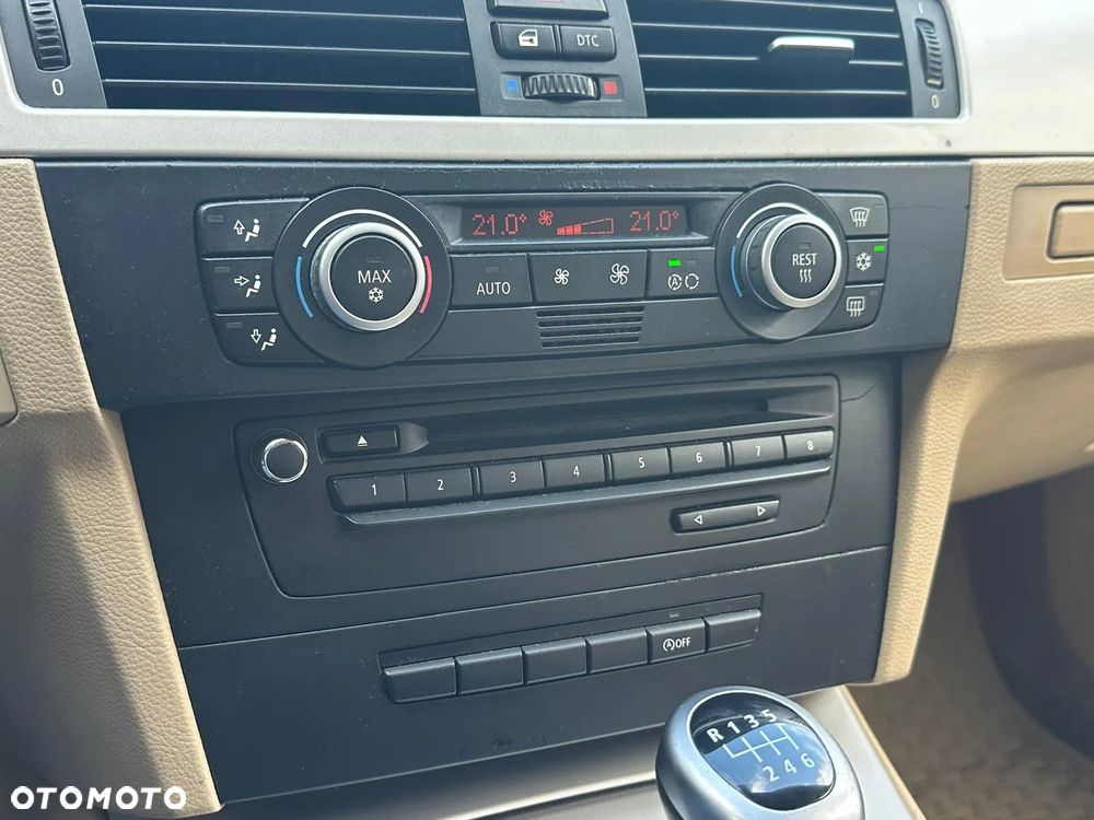 BMW Seria 3 318i Touring - 18