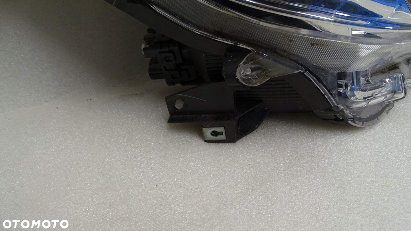 MITSUBISHI SPACE STAR III - lampa przednia prawa - 5