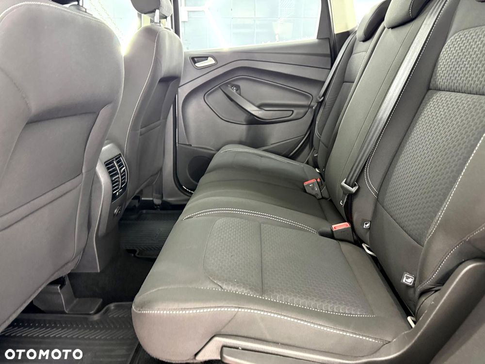 Ford Kuga 1.5 EcoBoost 2x4 Titanium - 26