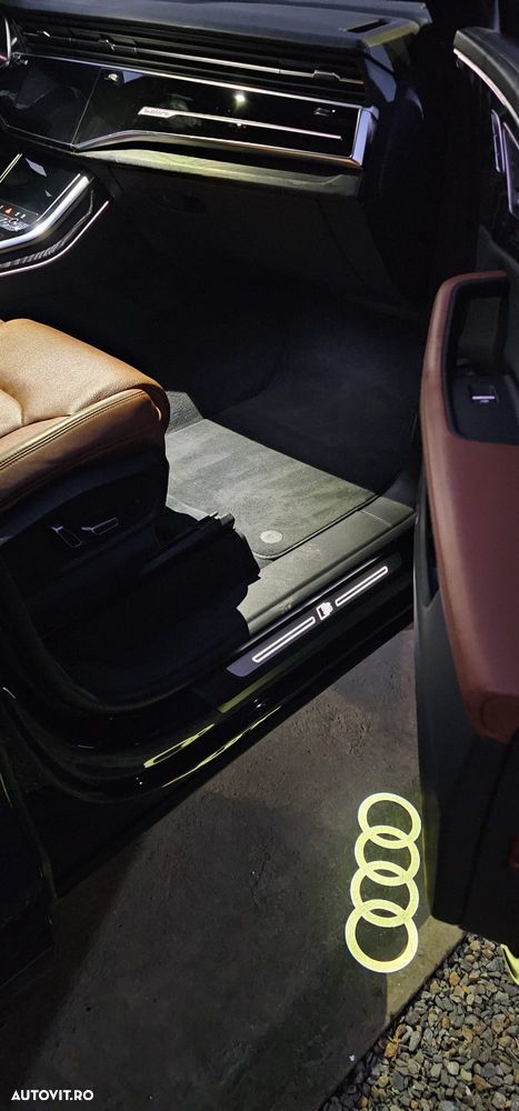 Audi Q8 55 TFSIe quattro tiptronic - 33