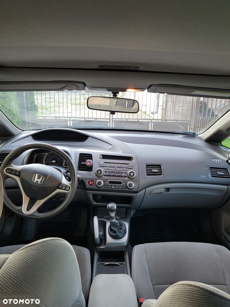 Honda Civic 1.8 Executive - 9