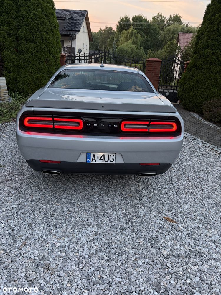 Dodge Challenger 3.6 SXT Plus - 3