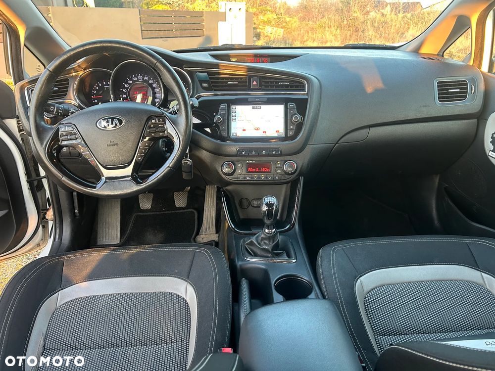 Kia Ceed 1.6 CRDi 136 ISG Platinum Edition - 19