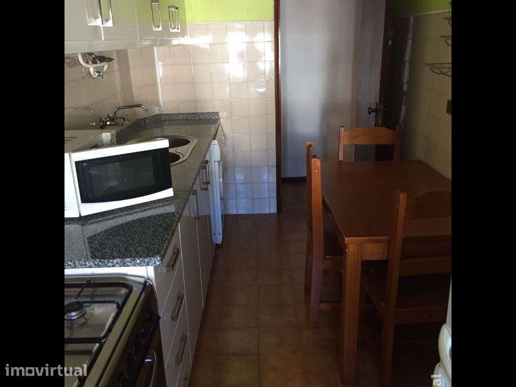 Arrenda-se T2 totalmente equipado em São Romão Seia, Guarda - Grande imagem: 3/17