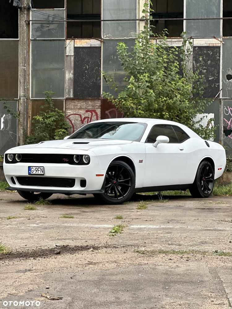 Dodge Challenger 5.7 R/T - 1