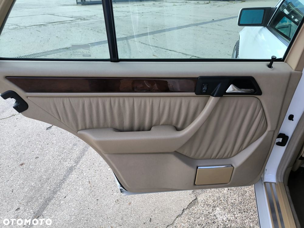 Mercedes-Benz Klasa E 420 - 15