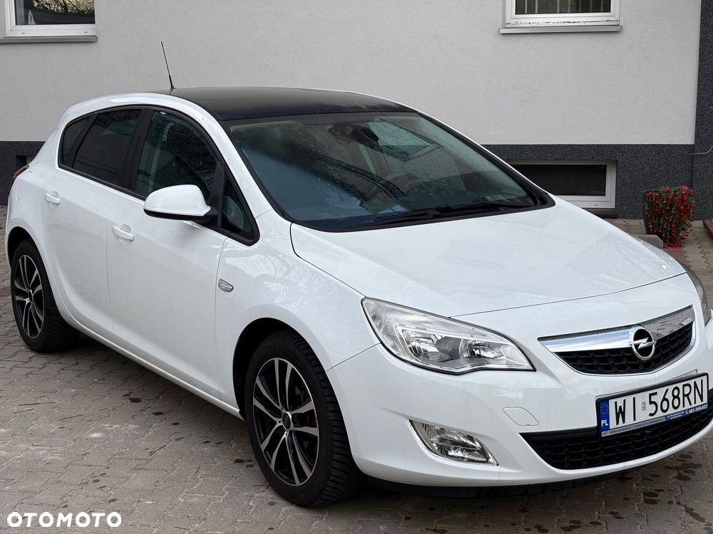 Opel Astra 1.4 Turbo Design Edition - 1