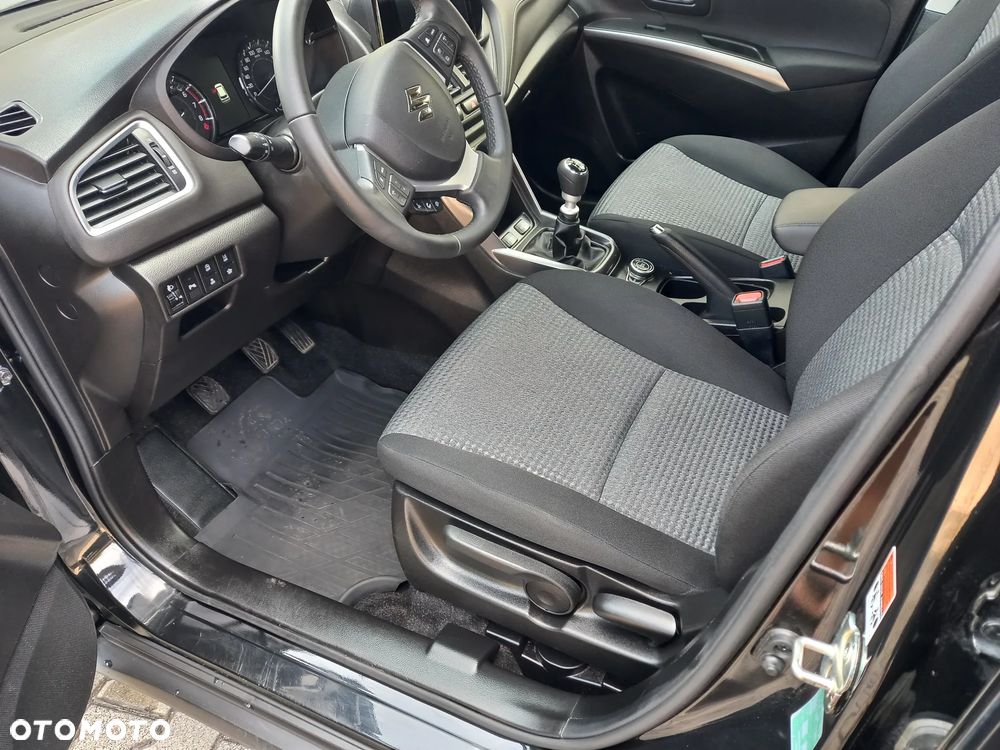 Suzuki S-Cross 1.4 SHVS Premium 4WD - 10