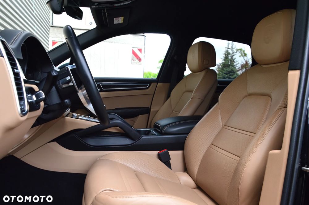 Porsche Cayenne E-Hybrid - 15