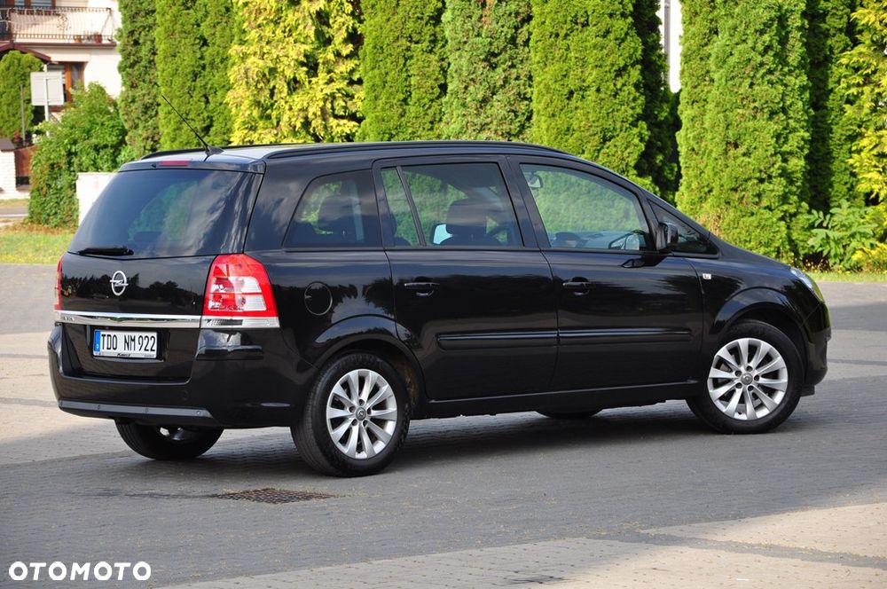 Opel Zafira 1.8 Cosmo - 16