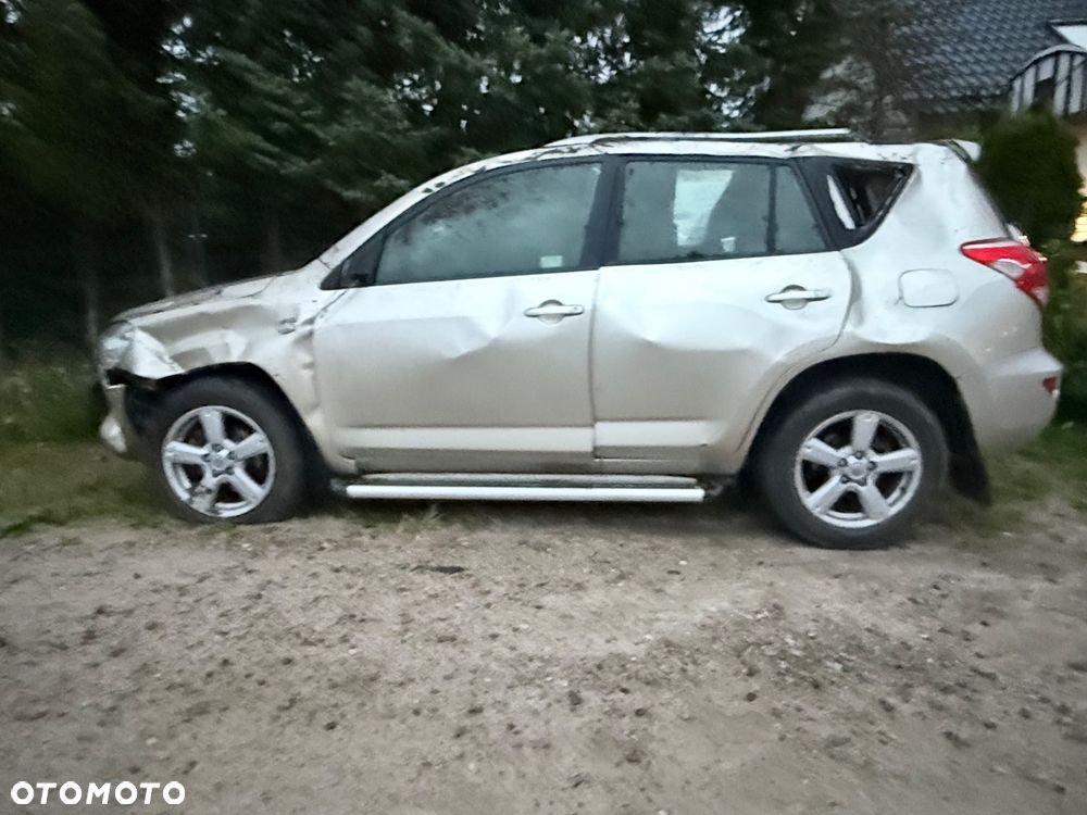 Toyota RAV4 2.2 D-4D Sol - 1