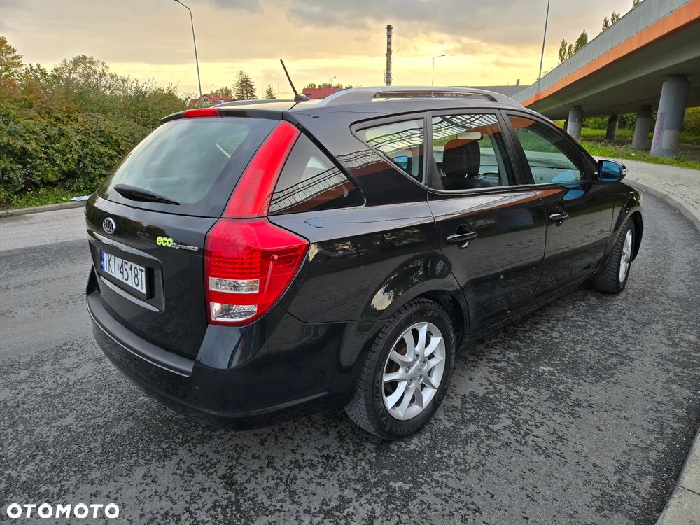 Kia Ceed Cee'd 1.6 Crdi Comfort + - 5