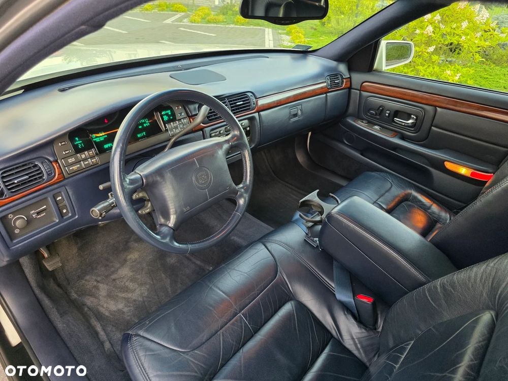 Cadillac Deville 4.6 Concours - 37