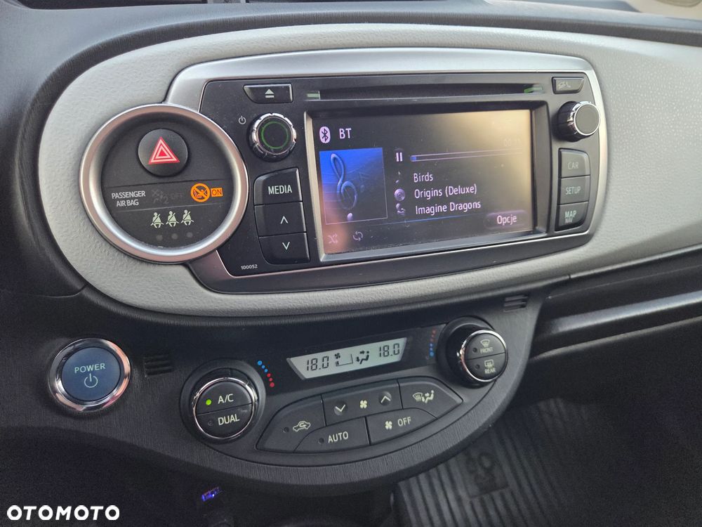 Toyota Yaris Hybrid 100 Dynamic - 16