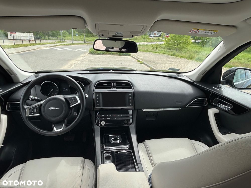 Jaguar F-Pace 2.0 i4D AWD Prestige - 11