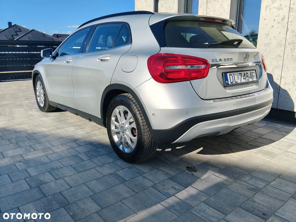 Mercedes-Benz GLA 200 7G-DCT - 3