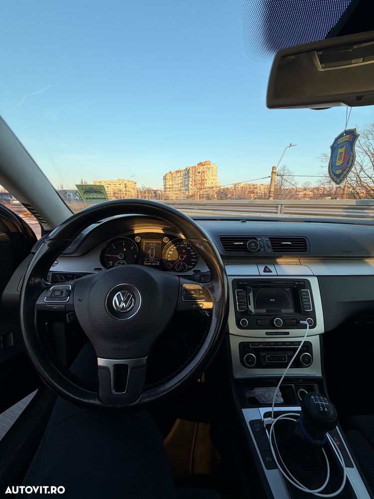 Volkswagen Passat 1.6 TDI DPF BlueMotion Technology Highline - 7