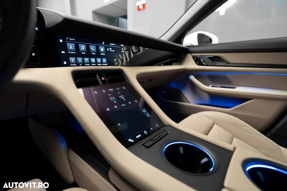 Porsche Taycan - 23