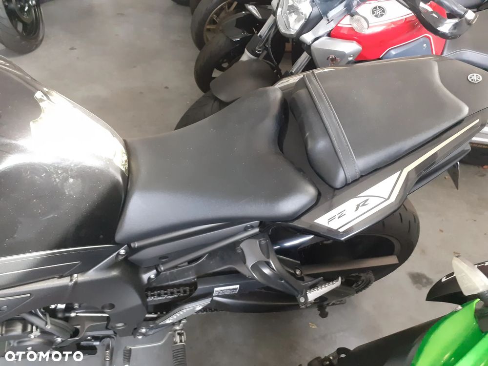 Yamaha FZ8 - 12