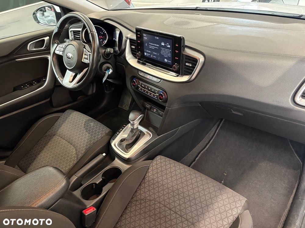Kia XCeed - 16