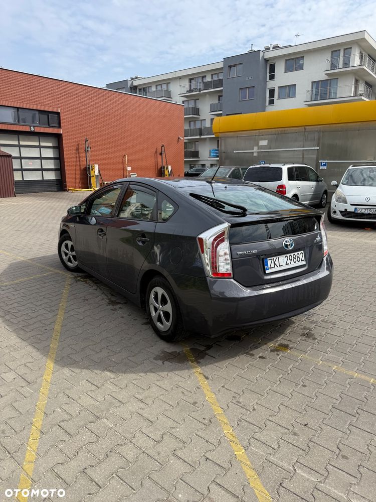 Toyota Prius 1.8 HSD Sol - 7