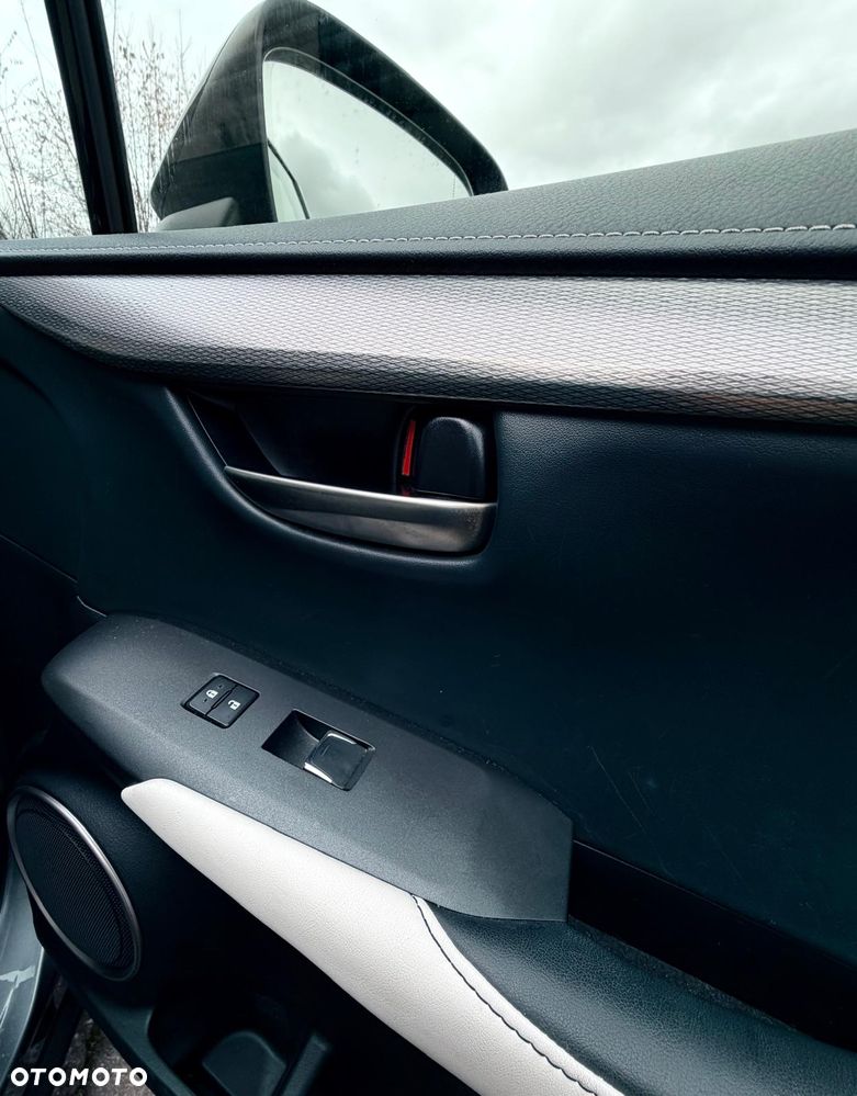 Lexus NX 300 F Sport AWD - 14