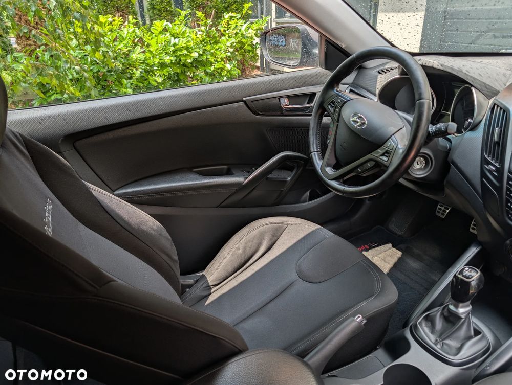 Hyundai Veloster 1.6 GDI Comfort - 18