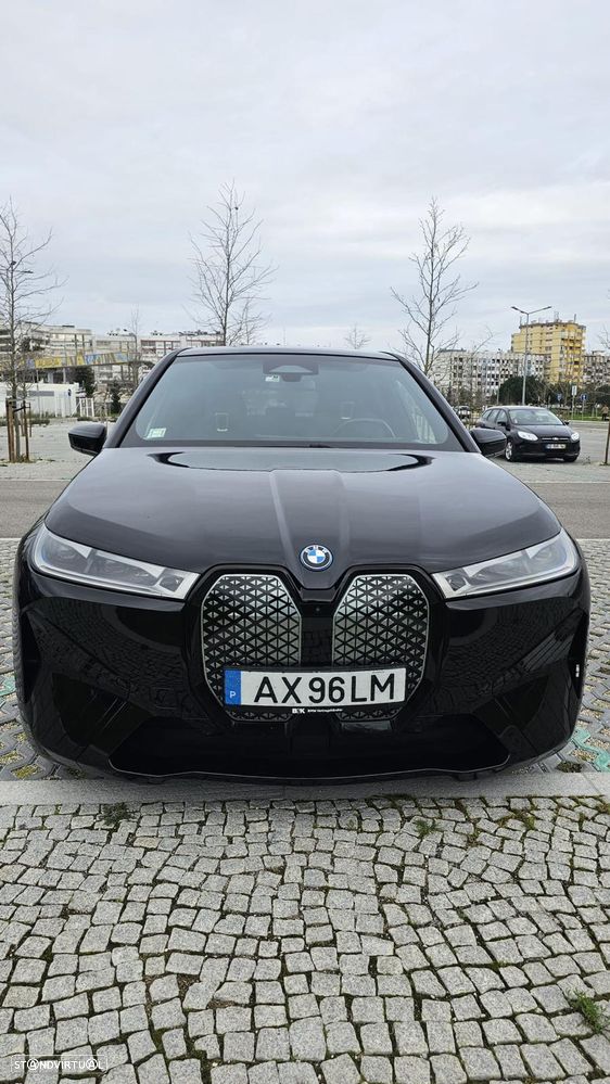 BMW iX xDrive 40 - 1