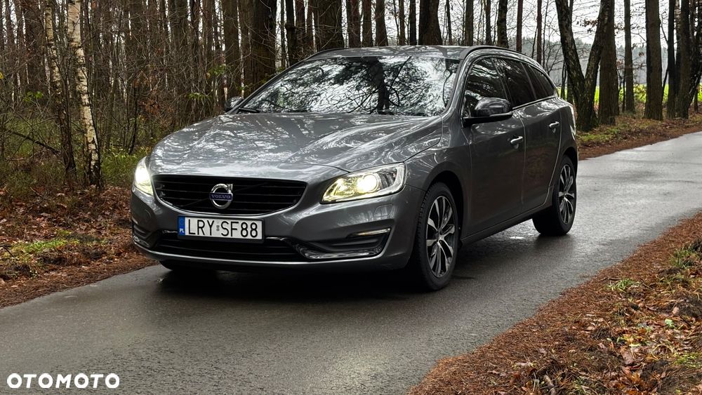 Volvo V60 D2 Drive-E Kinetic - 1
