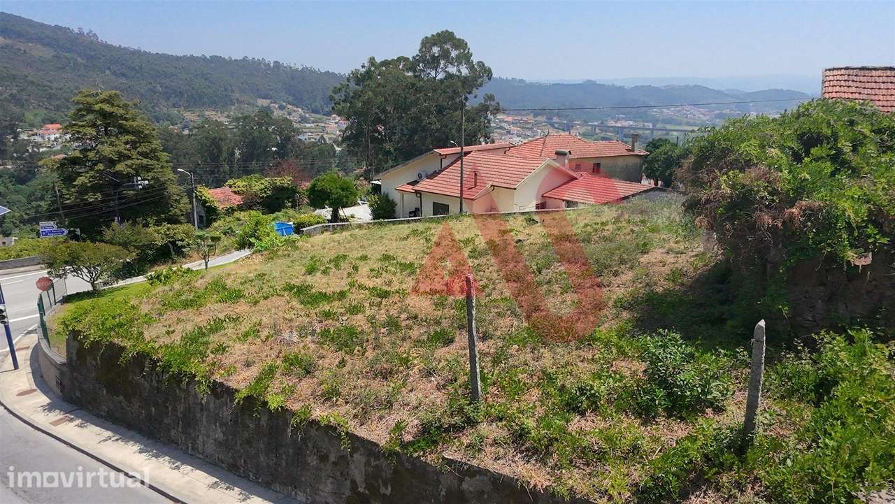 Moradia T1 para restauro total em Sousela, Lousada - Grande imagem: 3/5