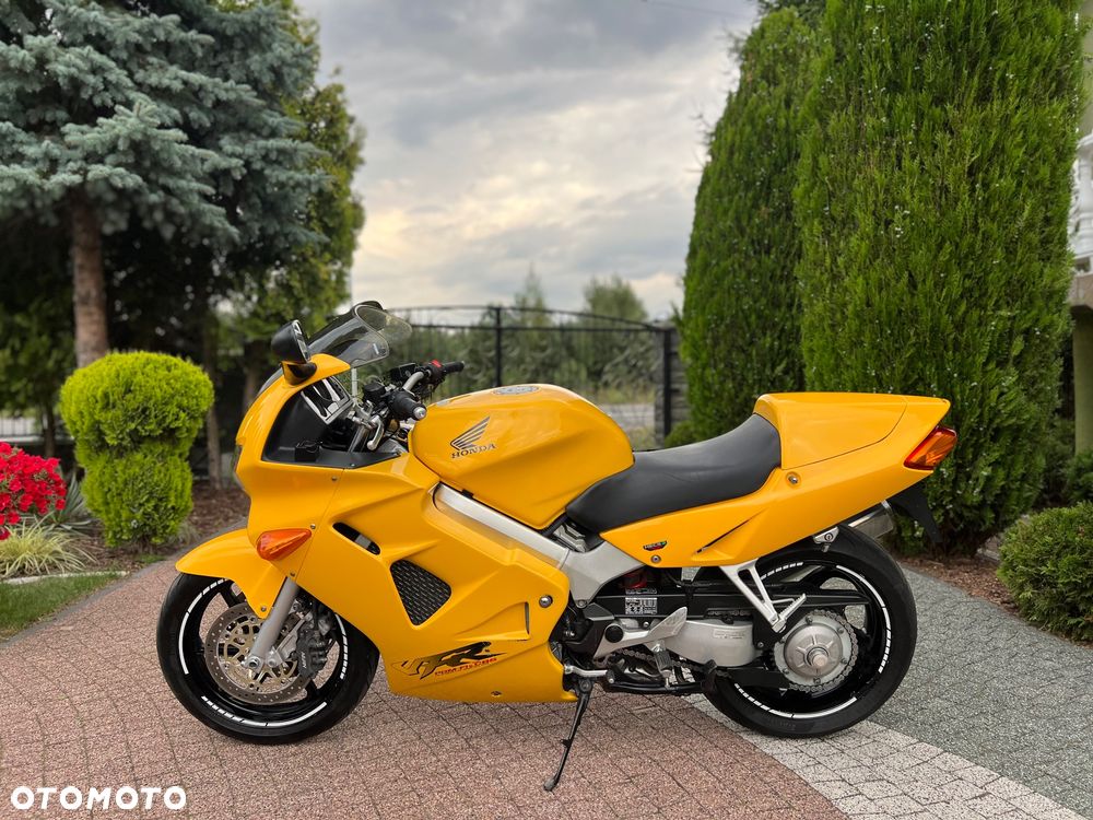Honda VFR - 22