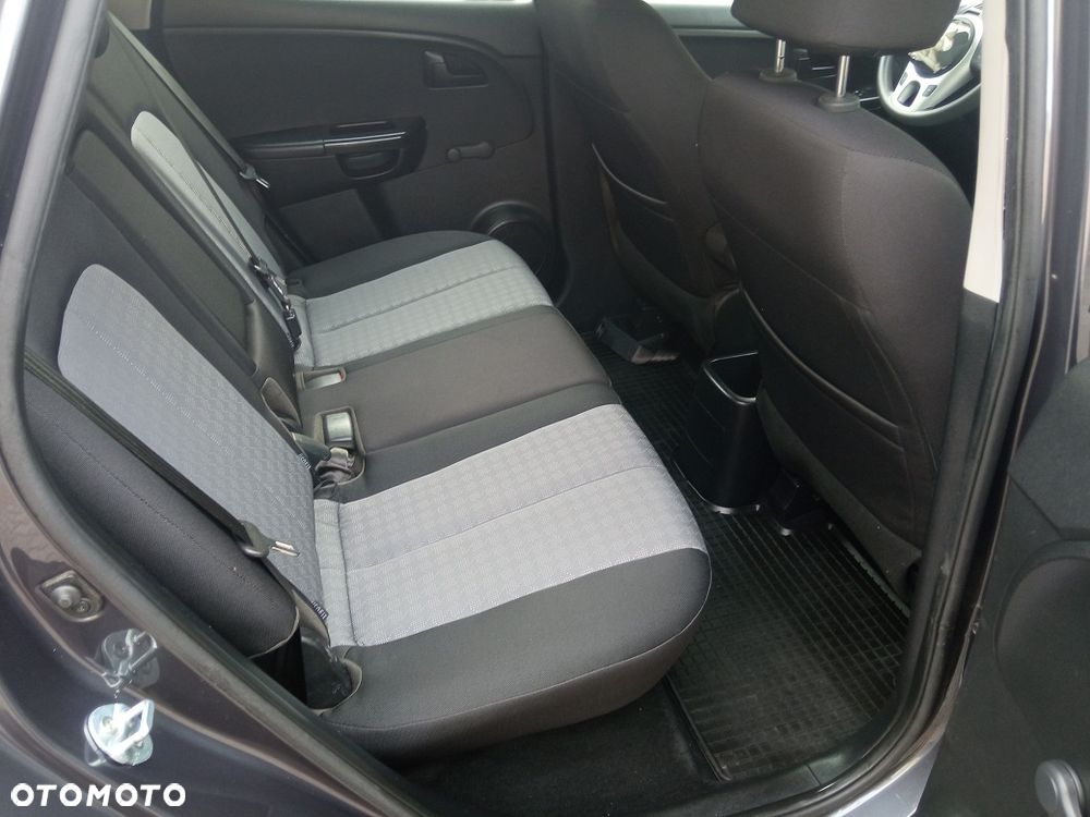 Kia Venga 1.4 M - 17
