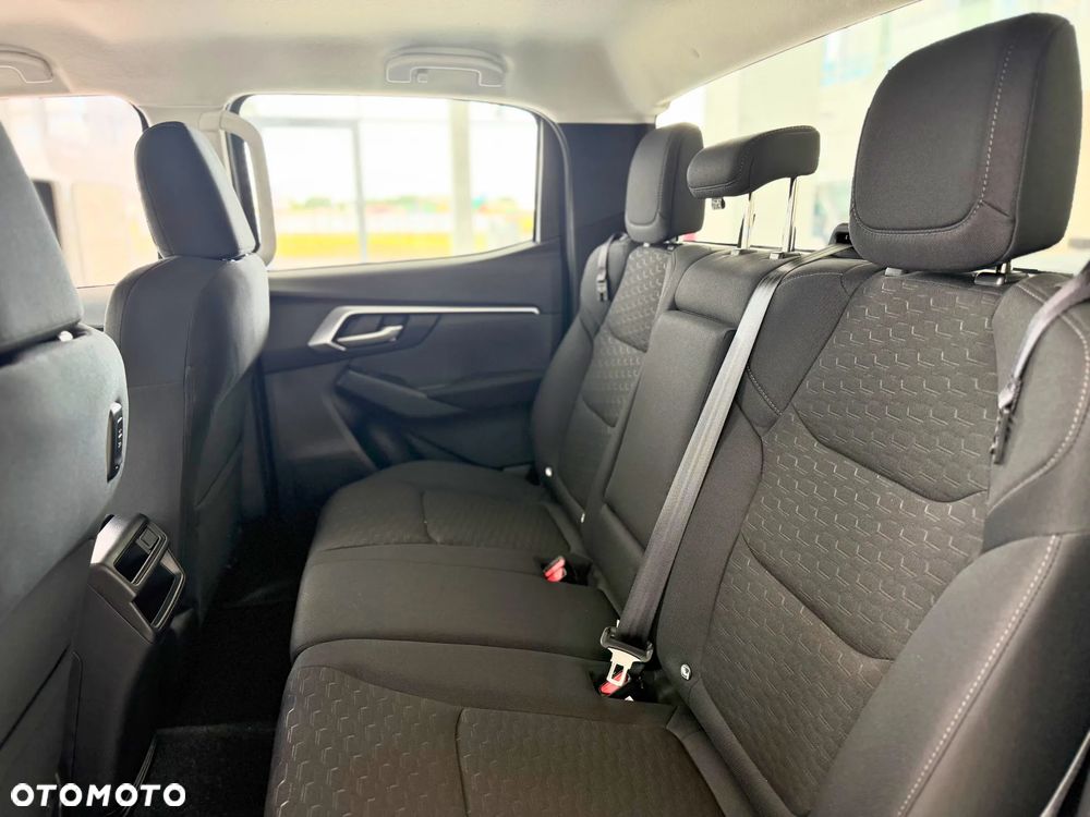 Isuzu D-MAX - 10