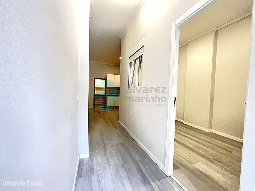 Loja/Apartamento T1 totalmente remodelado, Belas - Grande imagem: 3/18