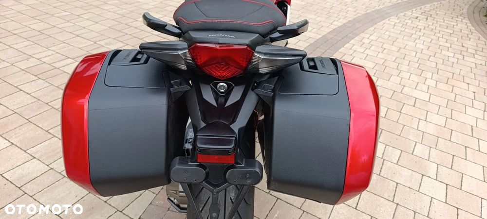 Honda VFR - 32