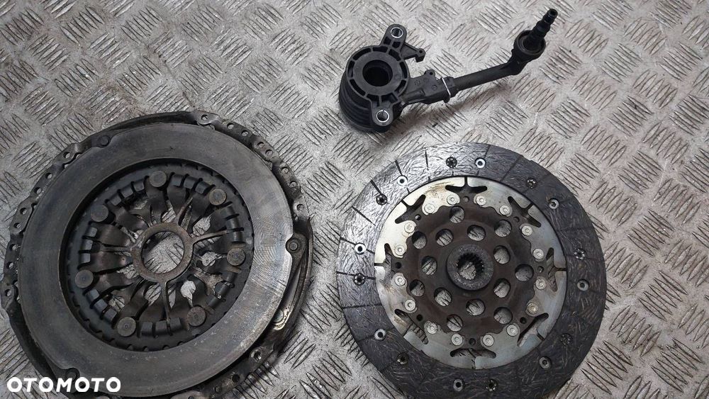 TARCZA DOCISK ŁOŻYSKO OPOROWE NISSAN PRIMERA P12 F9Q 120KM 1.9 DCI - 7