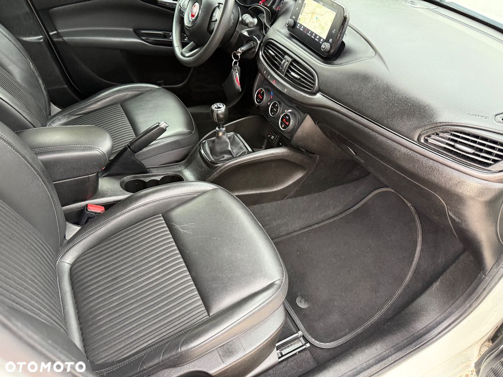 Fiat Tipo 1.4 T-Jet Business Line - 24